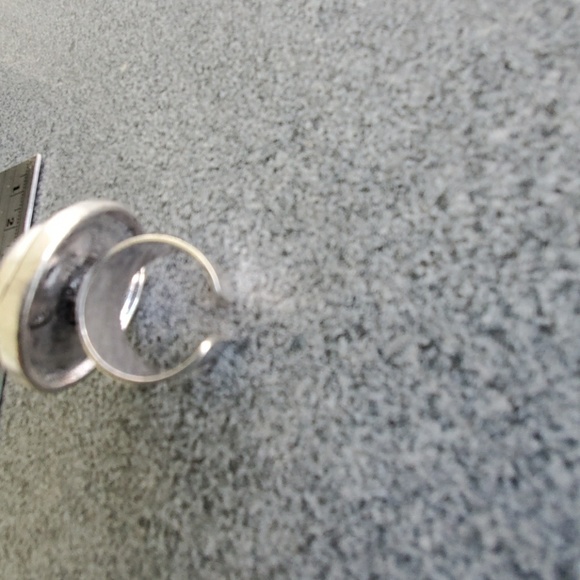 Ring - Picture 3 of 5